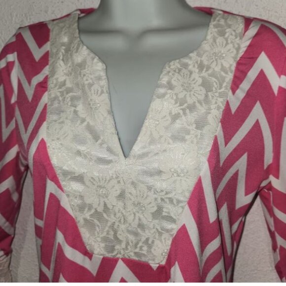 Hot Mama ***Pretty Dress with lace, Pink and white, in size small. - Picture 5 of 12